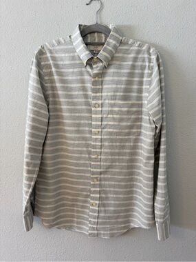 Club Monaco Gray & White Striped Button-Down Shirt